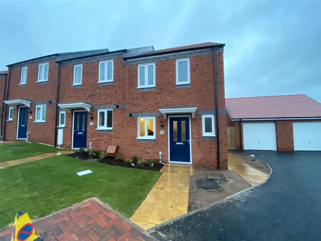 Dixon Close, Lichfield, WS14, photo 1