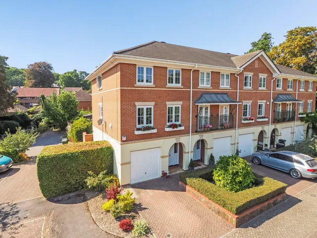 Wentworth Grange, St Cross, SO22, photo 1