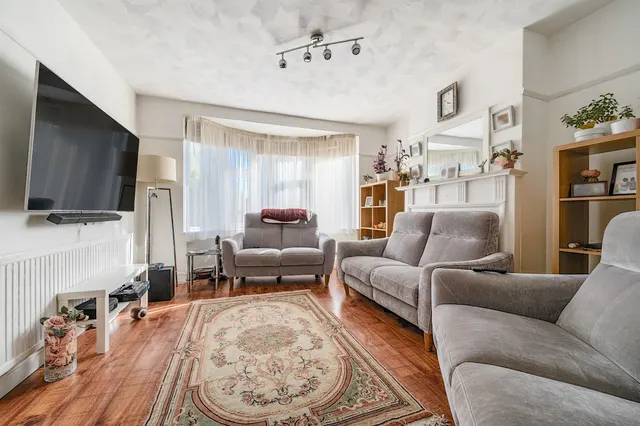 Brodie Road, Enfield, EN2, photo 2