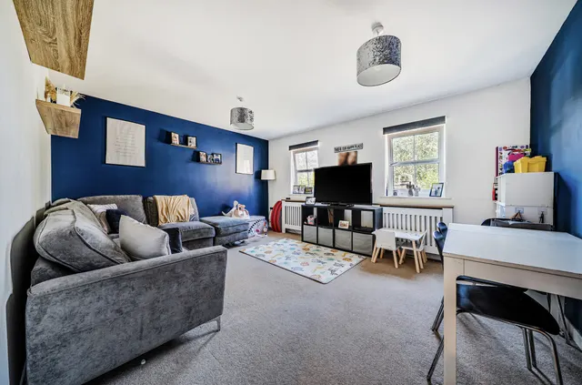 Reris Grange Close, Milford, GU8, photo 2