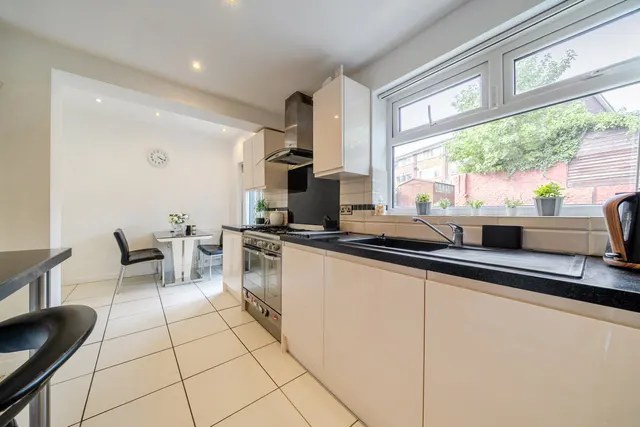 Photo 3 — Bedonwell Road, DA17