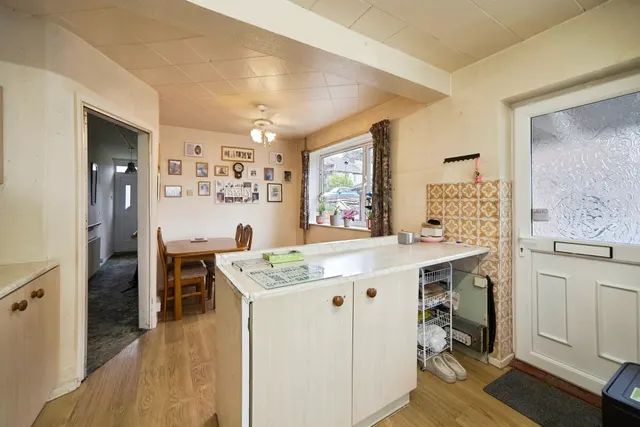 Banksfield Avenue, Yeadon, LS19, photo 3