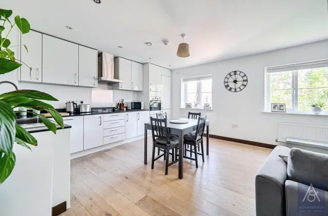 Summerhouse Hill, Buckingham, MK18, photo 2