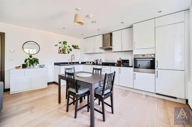 Summerhouse Hill, Buckingham, MK18, photo 3