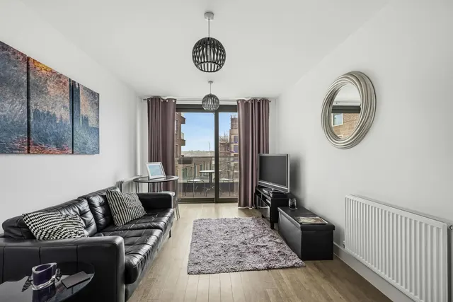 Agnes George Walk, London, E16, photo 1