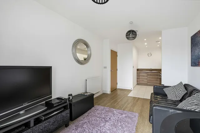 Agnes George Walk, London, E16, photo 3