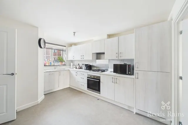 Photo 2 — Bretton Way, Smithies, Barnsley, S71