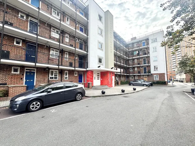 Chagford House, Bow, E3, photo 2