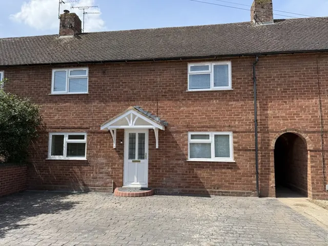 Meadow Road, Henley-in-Arden, photo 1