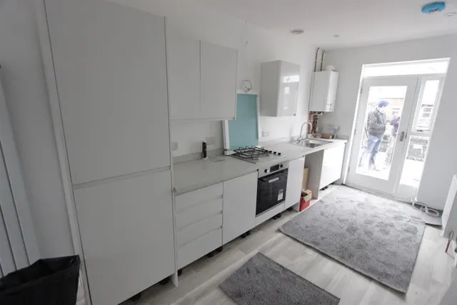 Sharrow Vale Road, Sheffield, S11 8ZP, photo 1