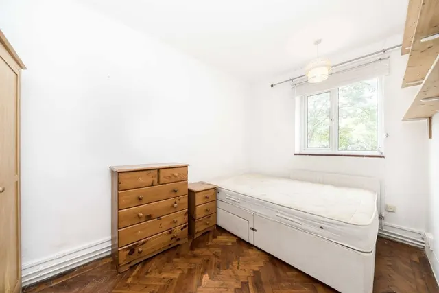 St. John's Drive, SW18, photo 3