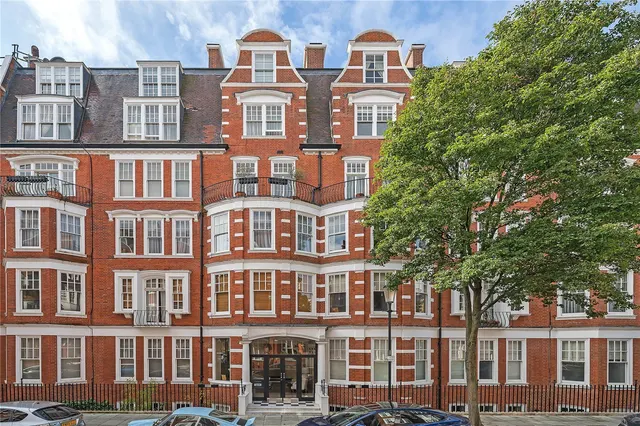 Photo 3 — Sloane Court West, London, SW3