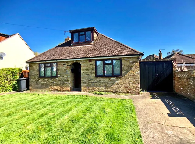 Howard Road, Seer Green, HP9, photo 1