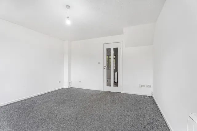 Pebble Drive, Didcot, photo 3