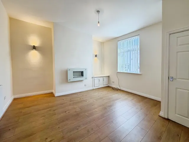 Vine Street, Whelley, WN1, photo 2