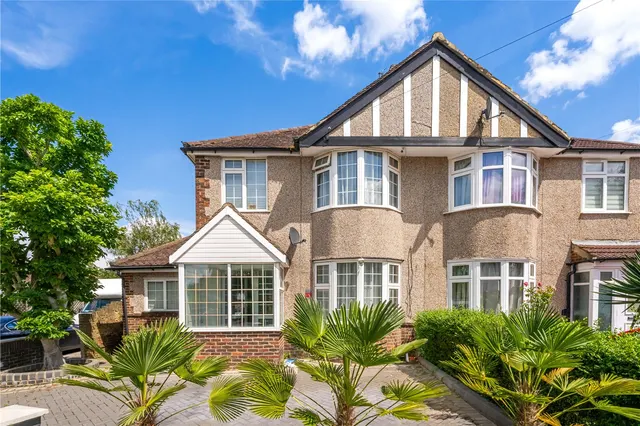 Waverley Avenue, Twickenham, TW2 6DW, photo 1