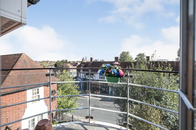 Ickenham Road, Ruislip Fees Apply, HA4, photo 3