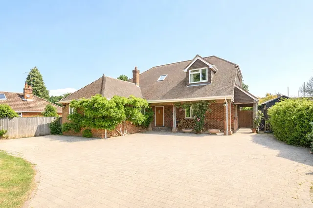 Reading Road, Hook, Hampshire, RG27 9EA, photo 1