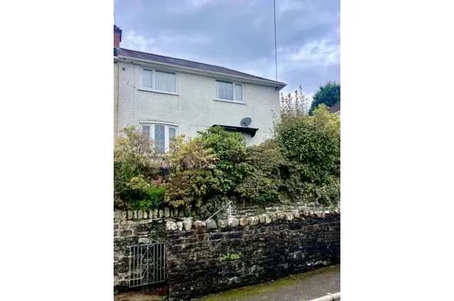Penywern Road, Swansea, photo 1