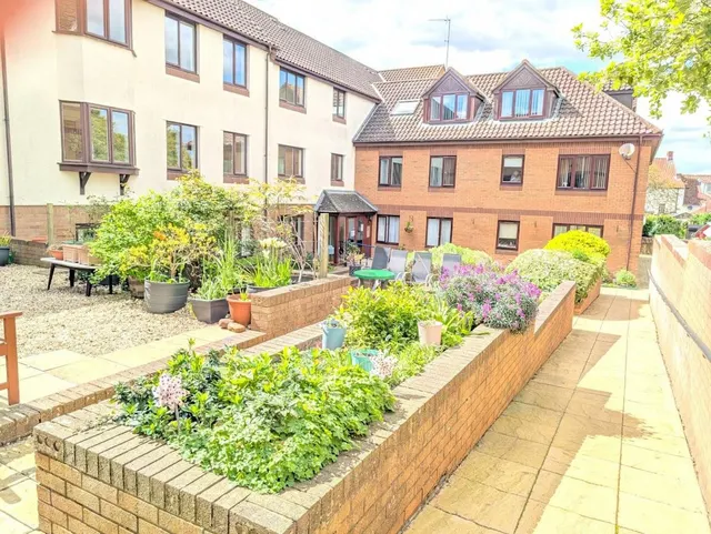 Midland Way, Thornbury, BS35, photo 3