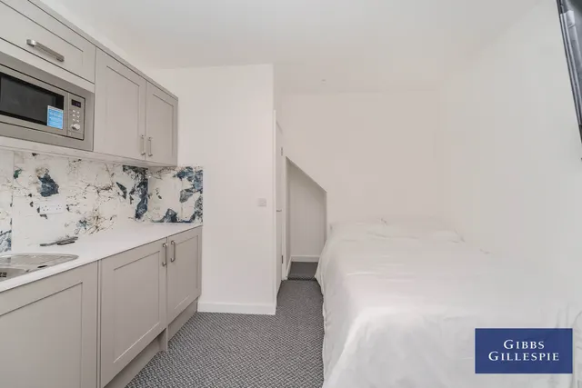 Bond Street, London Fees Apply, W5, photo 1