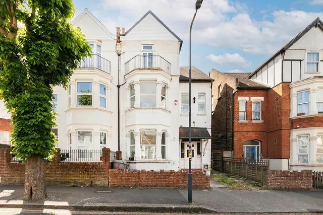 Dean Road, Willesden Green, NW2, photo 1