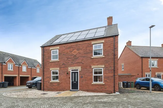 Lambert Court, Newport Pagnell, MK16, photo 1