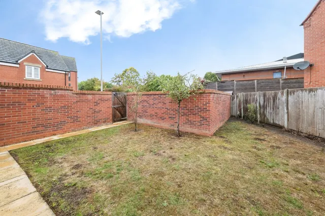 Lambert Court, Newport Pagnell, MK16, photo 2