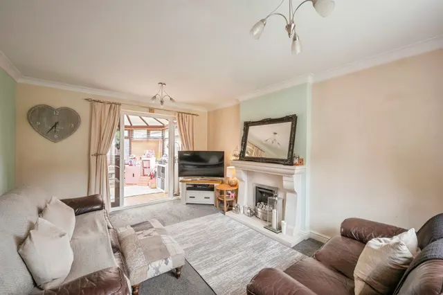 Verger Close, Rossington, DN11, photo 2