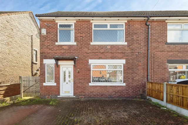 Windermere Crescent, ASHTON-UNDER-LYNE, Lancashire, OL7, photo 1