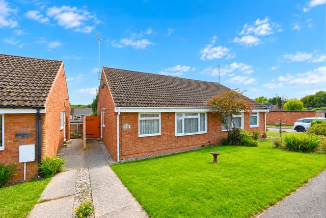 Nether Court, Halstead, CO9, photo 1