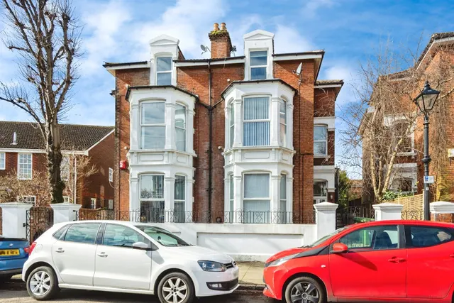 Worthing Road, Southsea, photo 1