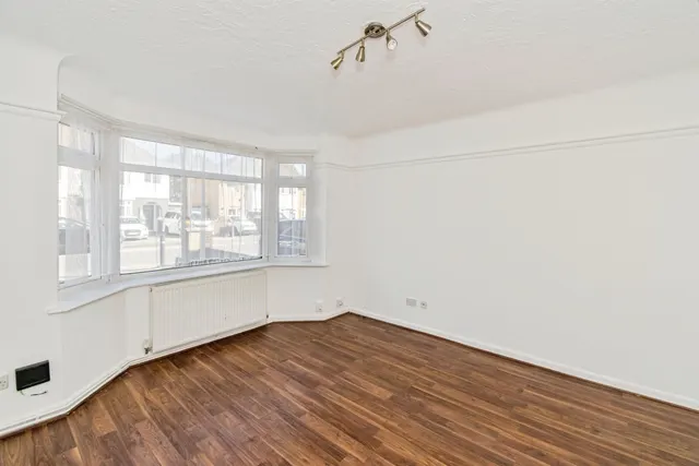 Parkside Avenue, Southampton, SO16, photo 2