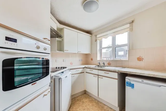 Mill Stream Court, Abingdon, OX14, photo 2