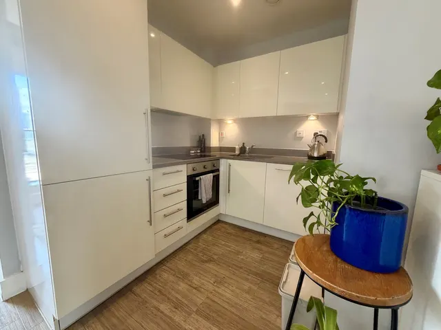 Photo 3 — Salcombe Court, Leven Road, E14