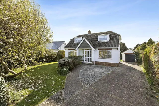 Bitterne Way, Lymington, Hampshire, SO41 3PB, photo 1