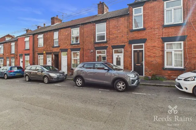 St. Helens Street, Chesterfield, Derbyshire, S41, photo 1