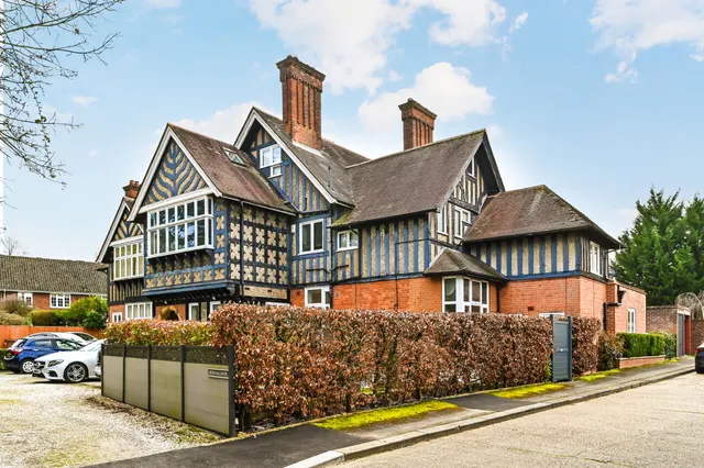 Photo 2 — Gordon Avenue, STANMORE, HA7 3QN