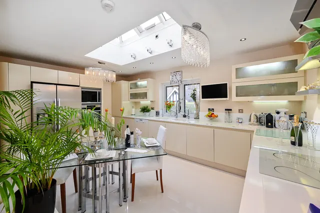 Photo 3 — Gordon Avenue, STANMORE, HA7 3QN