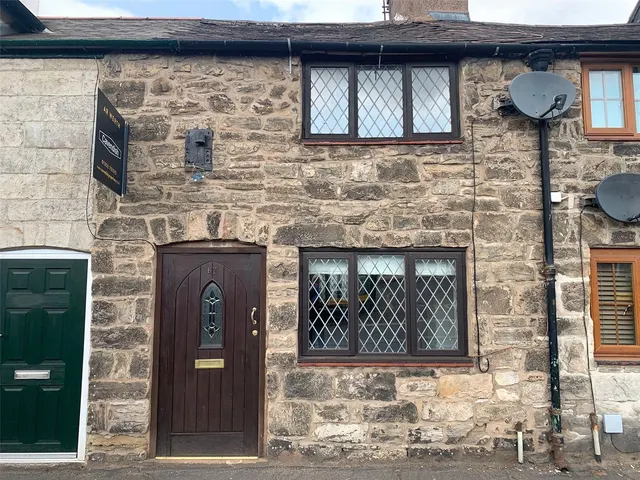 New Street, mold, CH7, photo 1