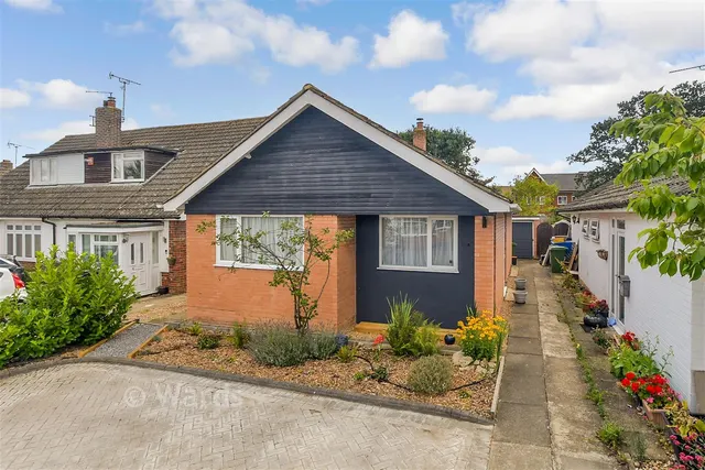 Hurst Close, Staplehurst, TN12, photo 1