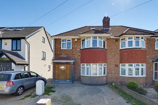 Brabazon Road, Hounslow, TW5 9LW, photo 1