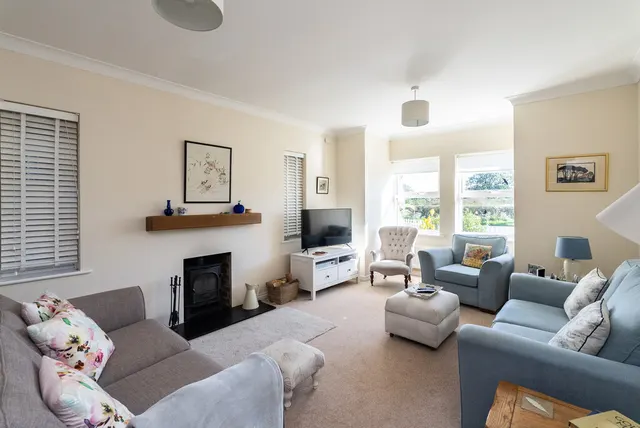 Middle Street, Strood Green, RH3, photo 2