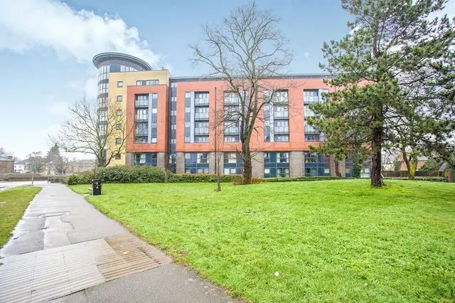 St. Albans Road, Watford, WD17, photo 1