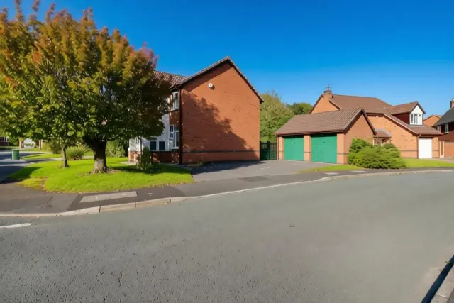 Ennerdale Drive, Congleton, photo 2