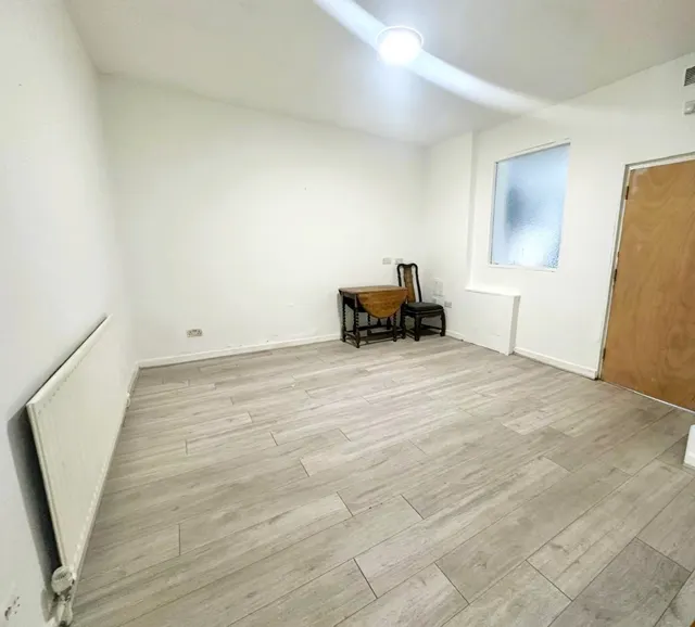 Photo 2 — Prime Location HMO For sale
