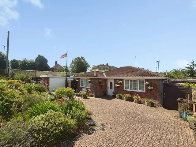 Westwood Road, Ryde, PO33, photo 1