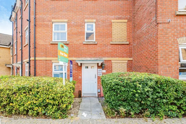 Longacres Bridgend, CF31, photo 1