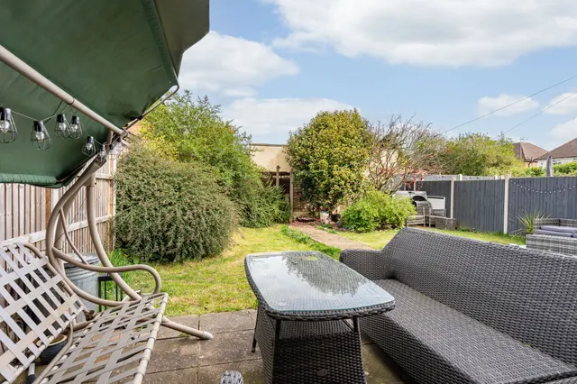 Photo 3 — Ditchfield Road, Hoddesdon, EN11 9HX