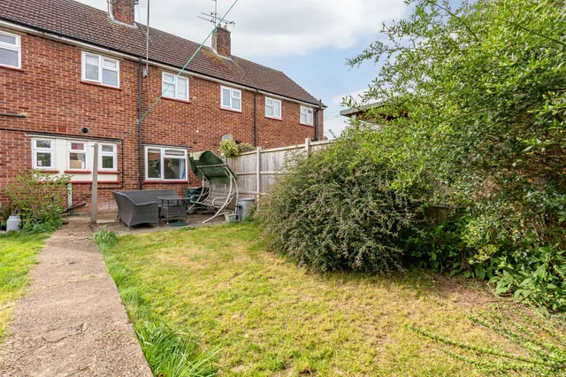 Photo 2 — Ditchfield Road, Hoddesdon, EN11 9HX